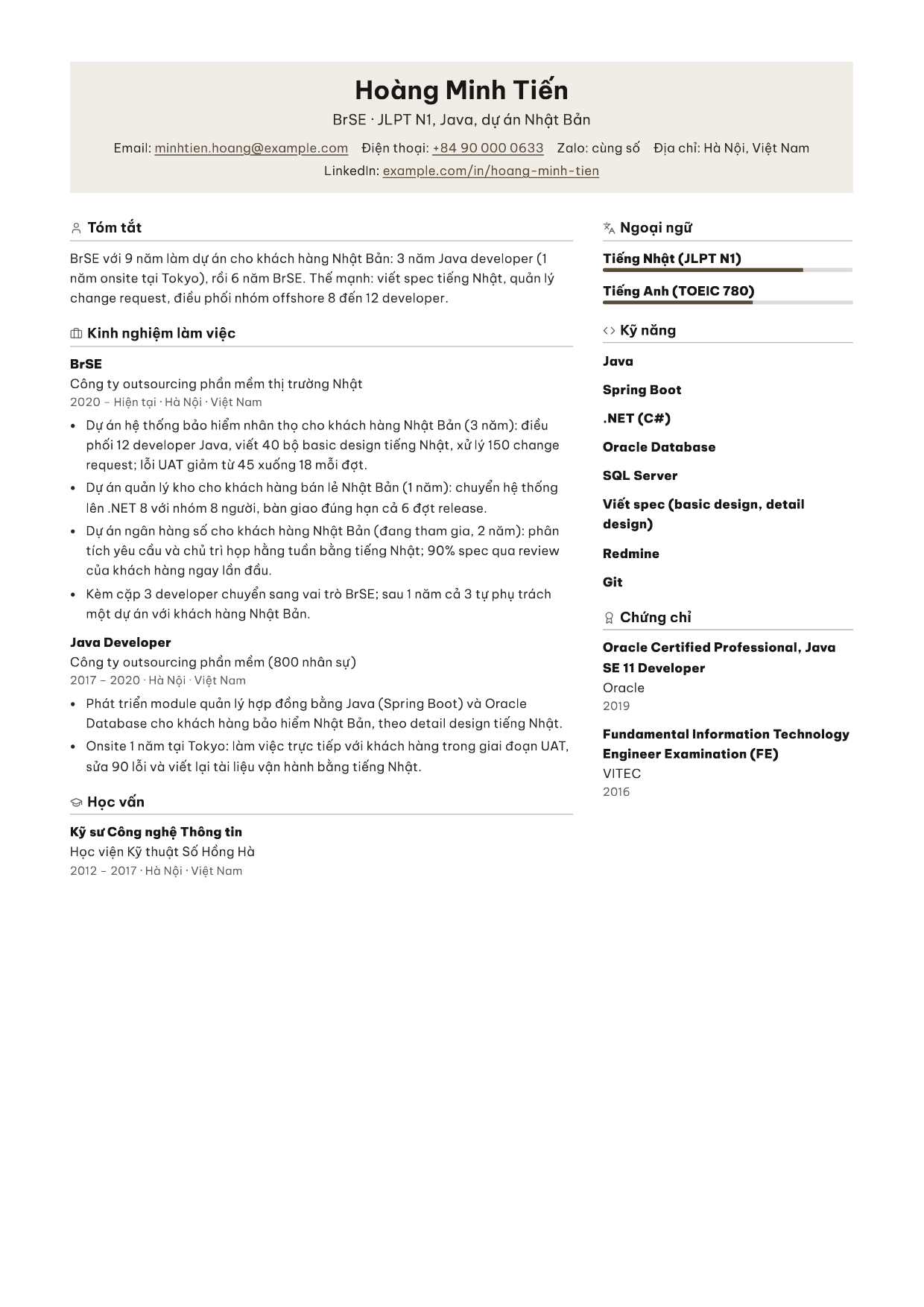 Trang 1 của CV mẫu International Languages